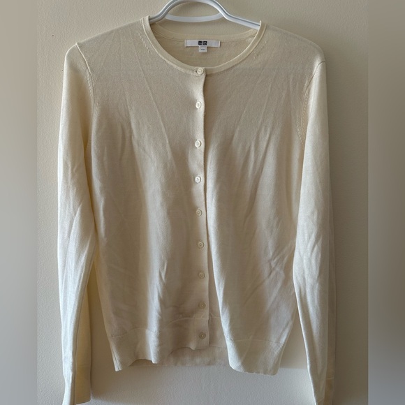 *SOLD* Extra Fine Merino Crew Neck Cardigan Small Uniqlo - Picture 2 of 5